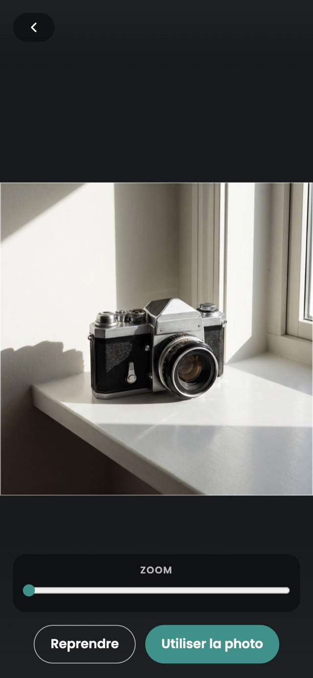 L'écran de scan Liberio avec la photo d'un appareil photo argentique